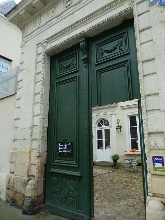 Maison Bossoreil Bed & Breakfast อองเชร์ ภายนอก รูปภาพ