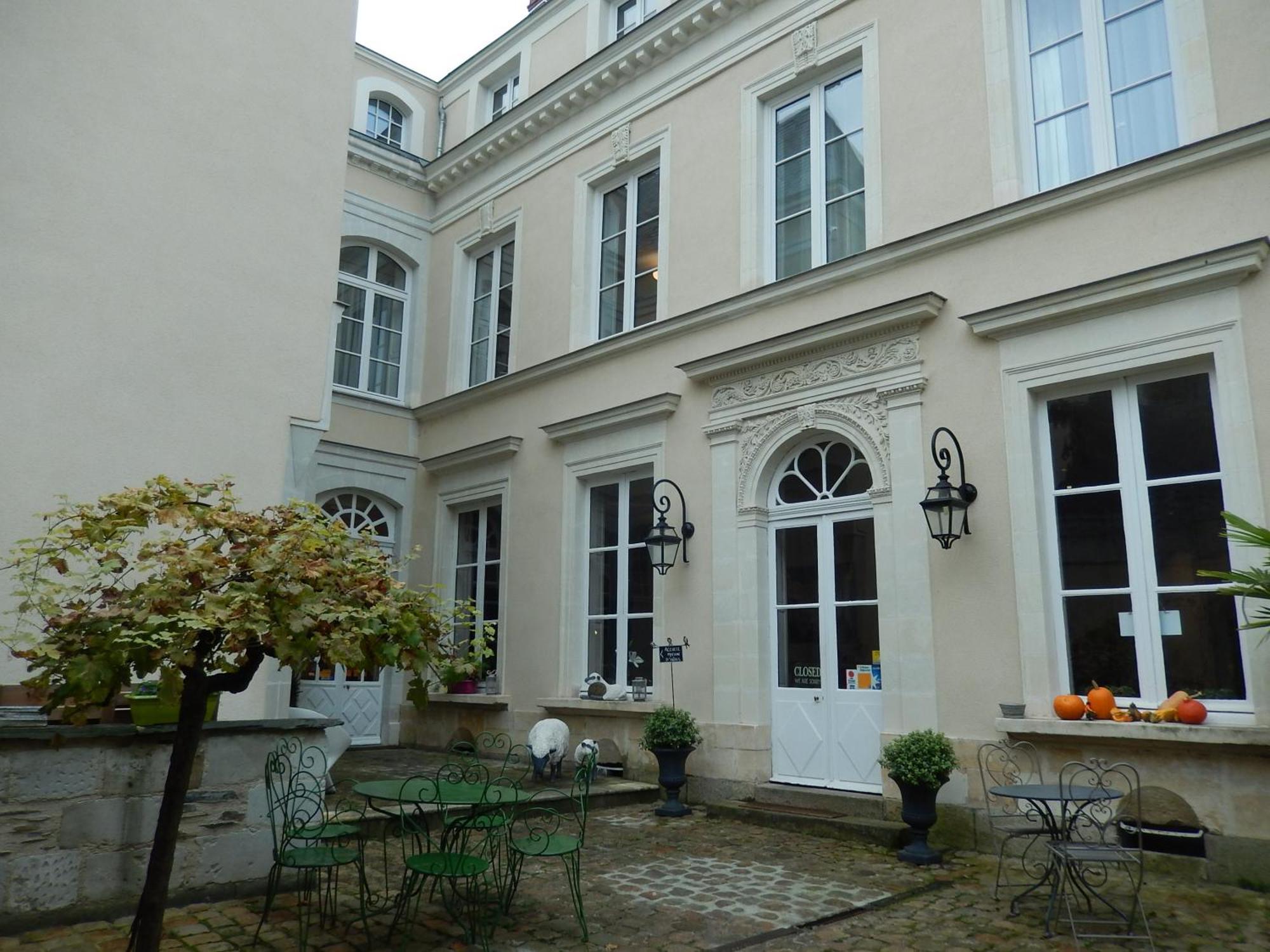 Maison Bossoreil Bed & Breakfast อองเชร์ ภายนอก รูปภาพ