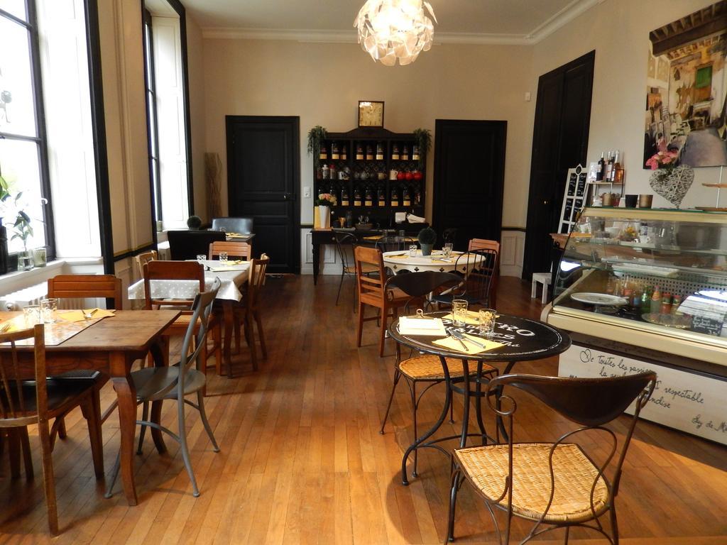 Maison Bossoreil Bed & Breakfast อองเชร์ ภายนอก รูปภาพ