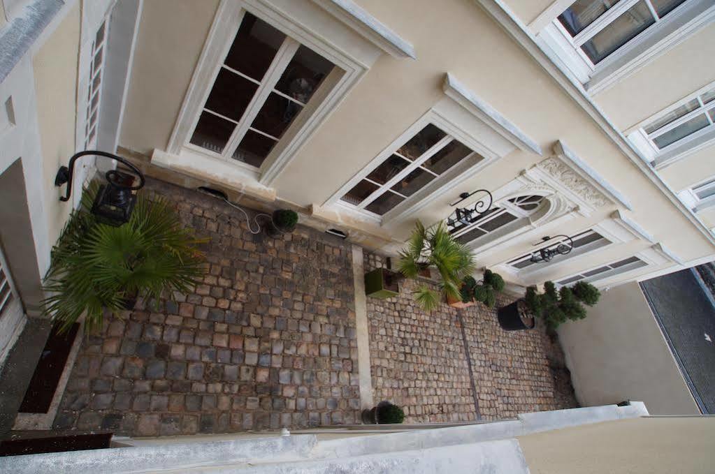 Maison Bossoreil Bed & Breakfast อองเชร์ ภายนอก รูปภาพ