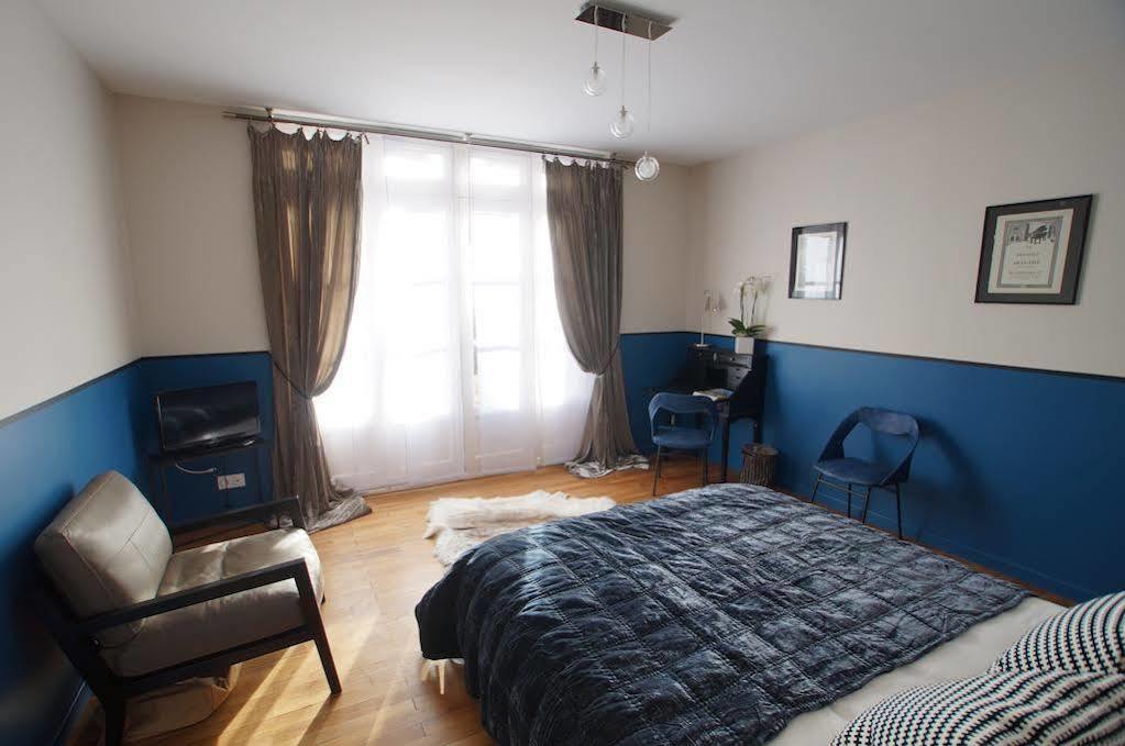 Maison Bossoreil Bed & Breakfast อองเชร์ ภายนอก รูปภาพ