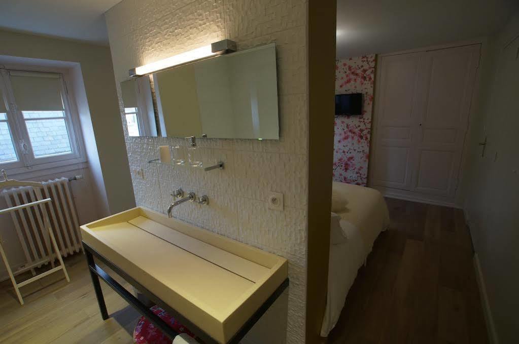 Maison Bossoreil Bed & Breakfast อองเชร์ ภายนอก รูปภาพ