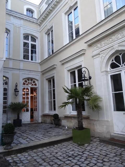 Maison Bossoreil Bed & Breakfast อองเชร์ ภายนอก รูปภาพ
