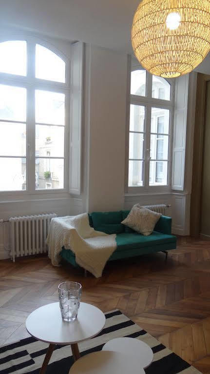 Maison Bossoreil Bed & Breakfast อองเชร์ ภายนอก รูปภาพ