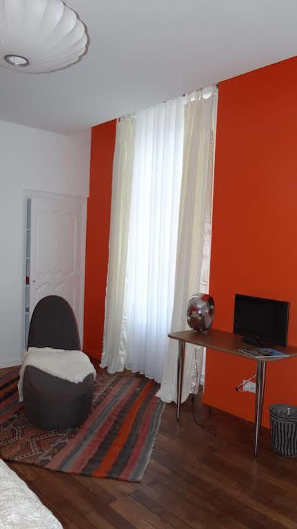 Maison Bossoreil Bed & Breakfast อองเชร์ ภายนอก รูปภาพ