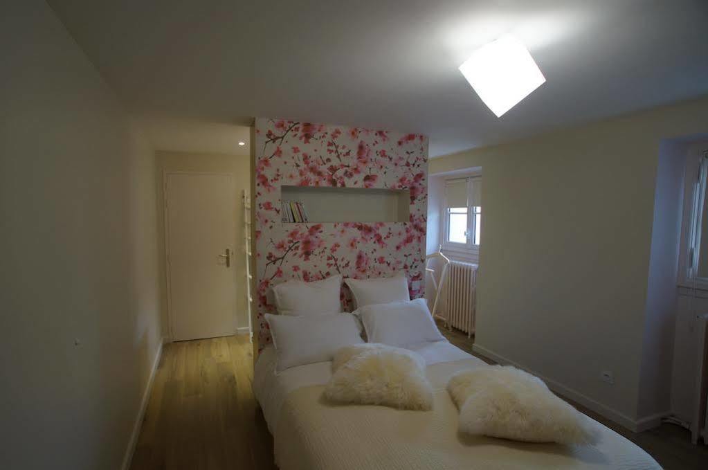 Maison Bossoreil Bed & Breakfast อองเชร์ ภายนอก รูปภาพ